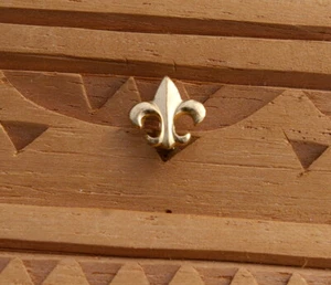 Fleur De Lis Boy Scouts Logo 1/2" Gold Tone Metal Lapel Pin Pinback - Picture 1 of 3