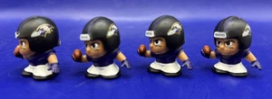 Lote de cuatro (4) figuras de PVC TeenyMates de 1" de los Baltimore Ravens de la NFL - sin nombres ni # - Imagen 1 de 3