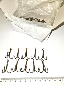 Treble Hook 20 x  BRONZE Size 2 Fishing Hooks - Picture 1 of 1