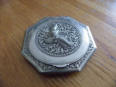 POUDRIER ANCIEN EN ARGENT A 900 - DÉCOR ASIE ? - 63 GRAMMES - Photo 1/4