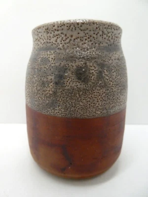 VINTAGE POTTERY JAPANESE TERRACOTTA POT VASE EMBOSSED ARTIST STAMP TO BASE - image 1 of 4