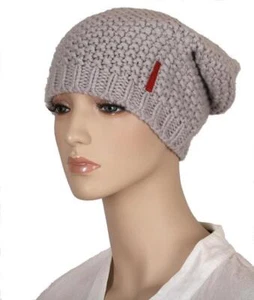 NUEVO GORRO DE LANA GRIS TEJIDO BOUCLE LOGO PRADA LUNA ROSSA TALLA ÚNICA - Imagen 1 de 7