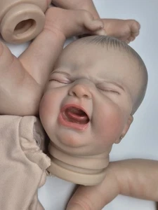 Reborn weinender Junge Babypuppe ungebaut - Bild 1 von 7