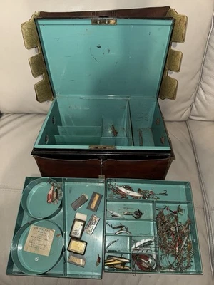 Caja de aparejos de pesca japonesa negra vintage con cuero resistente cola de golondrina salmón Foto 1 de 4