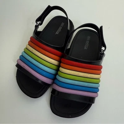 Sandalia Mini Melissa para niñas pequeñas talla 10 Beach Slide Rainbow negra Foto 1 de 4