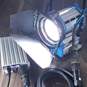 ARRI 575 HMI with Electronic Ballast & Header Cable - Picture 1 of 2