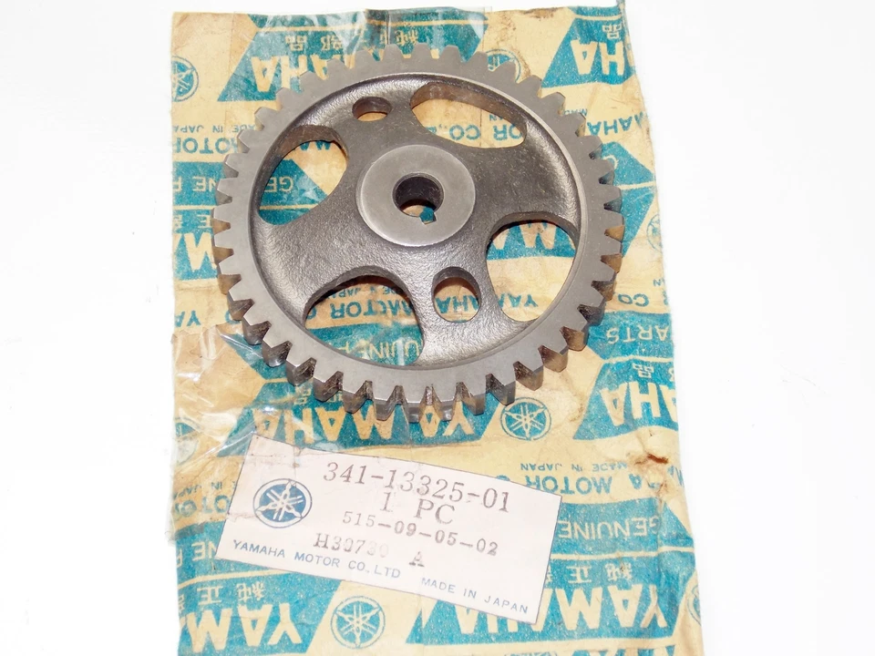 OEM GENUINO 1973-1974 YAMAHA TX750 MOTOR BOMBA ACEITE ENGRANAJE DE TRANSMISIÓN 341-13325-01 Foto 1 de 1