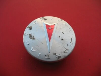 PONTIAC TORRENT SOLSTICE MONTANA (1) WHEEL RIM HUB CAP HUBCAP CENTER COVER #570 - Image 1 of 3