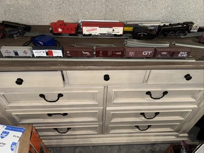 HO 6 ATHEARN/ROUNDHOUSE 40 And 50' Box Cars VARIOUS SOME WEATHERED B089 - Image 1 of 4