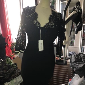 GUESS Kleid Frau Gr. S Spitze Spitzenkleid Dress Neu Ettiket Stretch Top Tunika - Bild 1 von 3