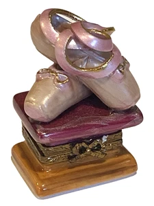 LIMOGES Frankreich PEINT MAIN aufklappbare Schmuckschatulle BALLERINA/BALLLETTPANTOFFELN - Schleifenverschluss - Bild 1 von 8