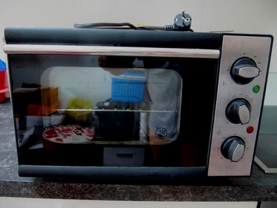 Mini Ofen Backautomat Mini-Backofen in guten Zustand von SWITCH ON - Bild 1 von 4