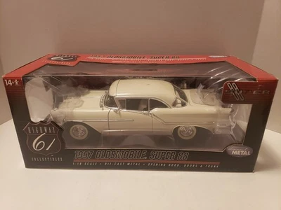 Oldsmobile Super 88 50448 1957 Highway 61 1/18 Foto 1 de 4