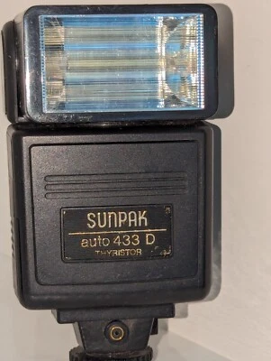 Sunpak Auto 433 D Thyristor Shoe Mount Flash for  Nikon  Tested. - Image 1 of 4