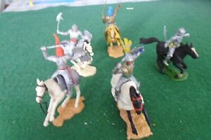 Plastic toy soldiers 1/32 Timpo swappet horse  medieval knights
