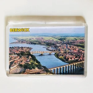 Berwick Magnet Souvenir Travel Vintage (K15) - Picture 1 of 2