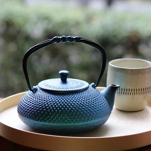 OITOMI Nambu Iron Teapot Arare 0.5L Black – Japanese Cast Iron Tetsubin - Picture 1 of 8