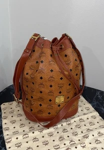 MCM Handtasche Leder Bucket Kordelzug Schultertasche —AUTHENTISCH— - Bild 1 von 17