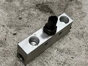 Mercedes W220 S600 CL500 ABC Hydraulic Suspension Distributor Valve Block OEM - Picture 1 of 4