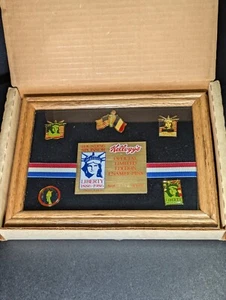 Prendedores esmaltados de edición limitada vintage de mercancía Kelloggs nuevos en caja 1986 - Imagen 1 de 3