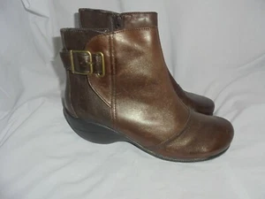 BOTAS HUSH PUPPIES MUJER MARRÓN CUERO CON CREMALLERA/HEBILLA TALLA REINO UNIDO 6 EU 39 NUEVAS SIN ETIQUETAS - Imagen 1 de 12