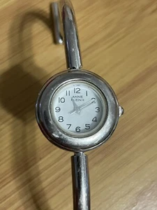 Damen Anne Klein II silberfarbenes aufklappbares weißes Zifferblatt Uhrenarmband Stil Band!! - Bild 1 von 5