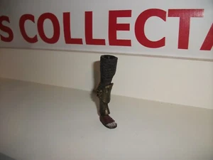 NECA KRATOS RIGHT LEG 2007 God of War ACCESSORIES USED POSTAGE DISCOUNT - Picture 1 of 3