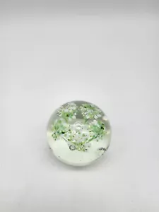 "Trompeta de vidrio artístico trébol verde y blanco flores 2,75" - Imagen 1 de 11