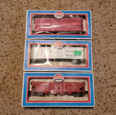 Model Power Great Northern Sunny Sugars Hopper Car Cattle Car Box Car HO Scale - Image 1 of 4