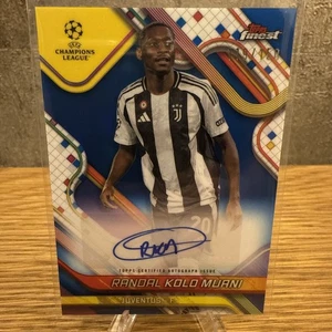 2024-25 Topps Finest UEFA CC Autographs Blue Refractor Randal Kolo Muani 119/150 - Bild 1 von 2