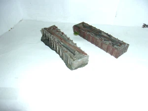 D9 (HO) 2 artículos Contenedores de chatarra de metal para patio de chatarra 3/4x1 3/4x5" - Imagen 1 de 4