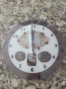 Chocolate Friendship Sweet Treat Wanduhr - Nagelneu - Batteriebetrieben  - Bild 1 von 3