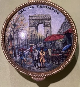 Portapillole vintage Arco di Trionfo in porcellana tono oro.  Tondo 1,5" - Foto 1 di 6
