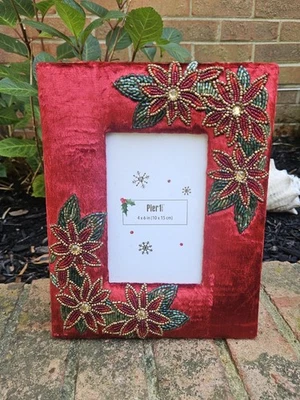 Marco de fotos de vacaciones Pier 1 Imports de terciopelo y cuentas florales 4" X 6" Foto 1 de 4