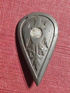 Prendedor escudo lágrima estaño tinnie recibo donación alivio alemán Segunda Guerra Mundial sin piedra - Imagen 1 de 6