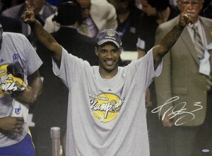 Trevor Ariza Hand Signed Autographed 22x32 Stretched Canvas LA Lakers UDA - Picture 1 of 3