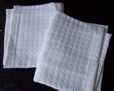 Fundas de almohada Peacock Alley Matelasse (2) ~ blanco ~ patrón de bloque ~ mezcla de algodón Foto 1 de 4