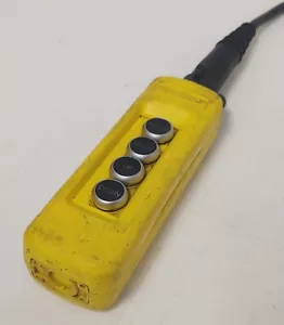 π₯ SCHNEIDER ELECTRIC- 4-BUTTON CORDED CONTROL PENDANT HOIST, TROLLEY - Picture 1 of 4