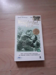 It's a Wonderful Life VHS Frank Capra Movie With Collectors Booklet - Picture 1 of 3