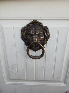 RARE HUGE VICTORIAN Patinated Cast Brass LIONβS HEAD Door Knocker 2.5KG π11βπ - Picture 1 of 4