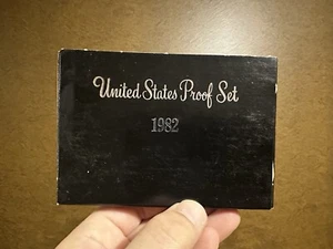 1982 Clad Proof Set U.S. Mint Original Government Packaging OGP - Picture 1 of 3