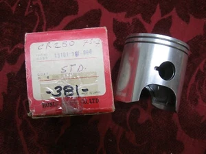 NOS Honda OEM Piston STD 1975-1976 CR 250 M CR250M Elsinore 13101-381-000 - Picture 1 of 1