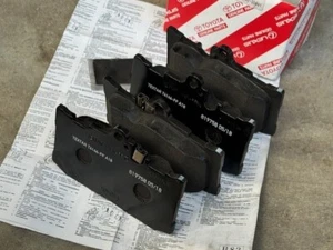 NEW TOYOTA /LEXUS Front Brake Pads Set of 4 pieces 0446530491 - Bild 1 von 21