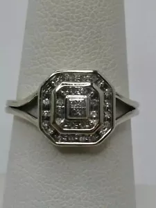 Anello di fidanzamento Art Déco Rotondo Creato in Laboratorio Cluster Diamanti Finitura Oro Bianco 14K - Foto 1 di 7
