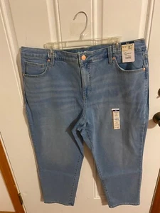 BRAND NEW WOMEN'S SIZE 18W PETITE TERRA & SKY light wash STRAIGHT LEG JEANS - Picture 1 of 9