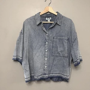 Future Collective Women’s Lightweight Blue Denim Shirt Size Medium - Picture 1 of 7