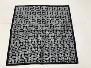 Turnbull & Asser 100% Seda Plata Negro Paisley 17" Bolsillo Cuadrado Inglaterra - Imagen 1 de 4