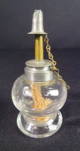 1860er früh geblasenes Feuersteinglas Miniaturlampe mit frühem Einzelröhrenbrenner - Bild 1 von 3