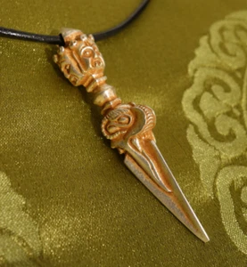 Soprattutto Fine Fatto a Mano! Argento Phurba Ciondolo Con 3 Teste Dal Nepal 6cm - Foto 1 di 2
