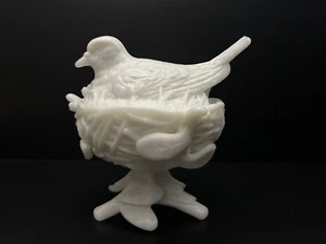 Plato de nuez de caramelo cubierto Westmoreland años 40 de colección paloma de vidrio de leche Robin pájaro en nido - Imagen 1 de 15